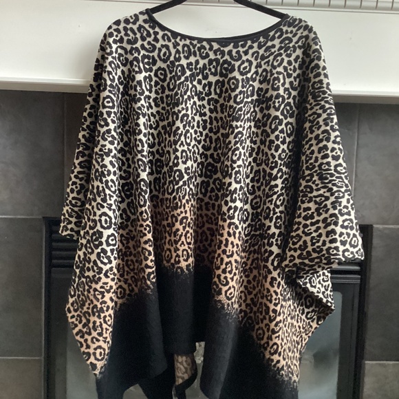 RAPTZ BNWT poncho! O/S. animal print. - Picture 1 of 4